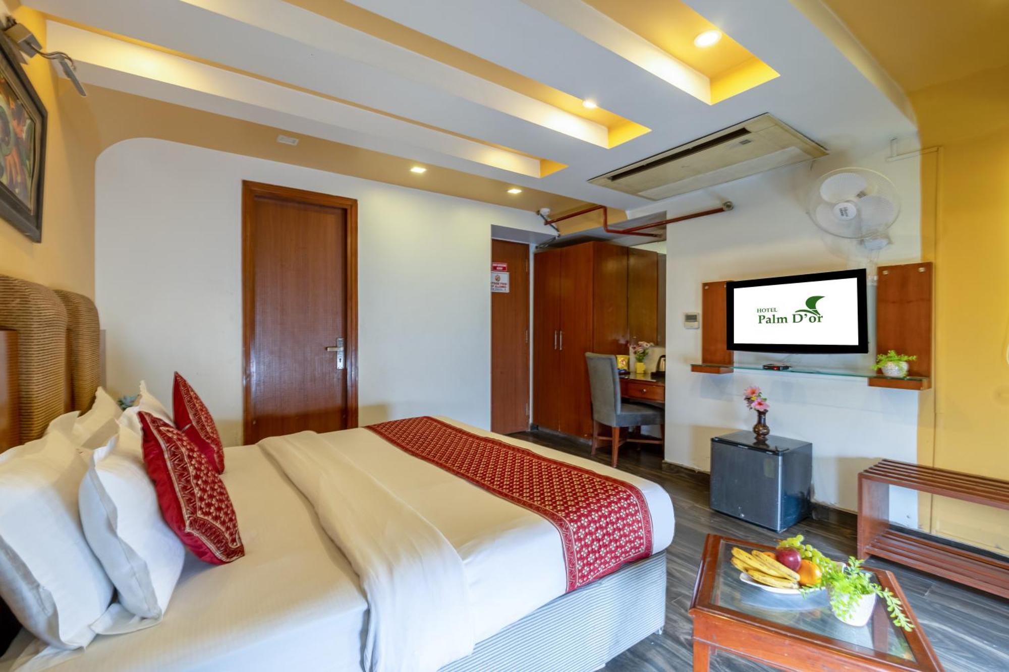 Hotel Palm Do'r # Walking Distance To Station # Parking # Family # Customer's Choice # Rated