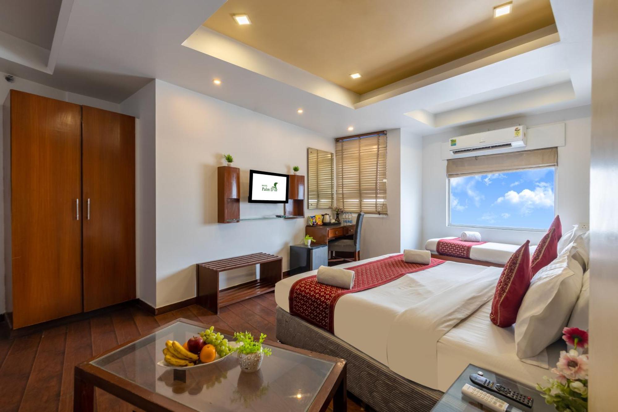 Hotel Palm Do'r # Walking Distance To Station # Parking # Family # Customer's Choice # Rated