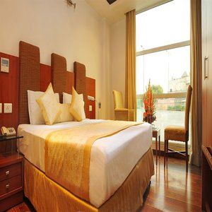 Palm Do'r # Walking Distance To Station # Parking # Family # Customer's Choice # Rated 3* New Delhi
