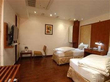 Palm Do'r # Walking Distance To Station # Parking # Family # Customer's Choice # Rated New Delhi